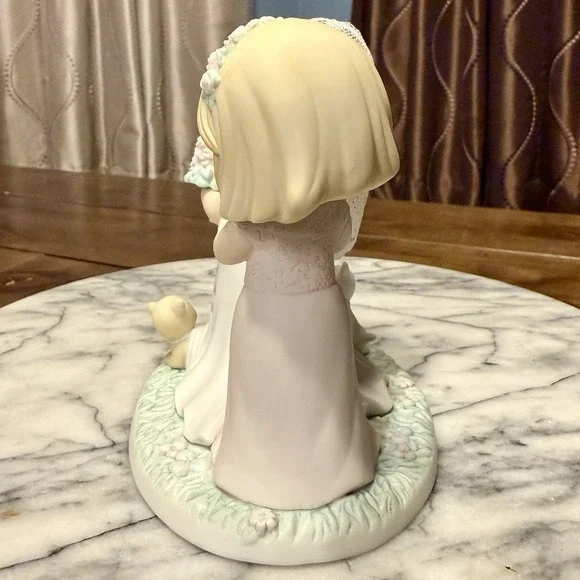 Precious Moments Sisters Are Tied Together With Heart Strings 2008 Wedding Bride - Picture 4 of 9